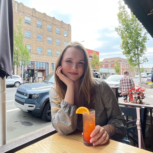 Meet your Posher, Olga - Picture 1 of 1